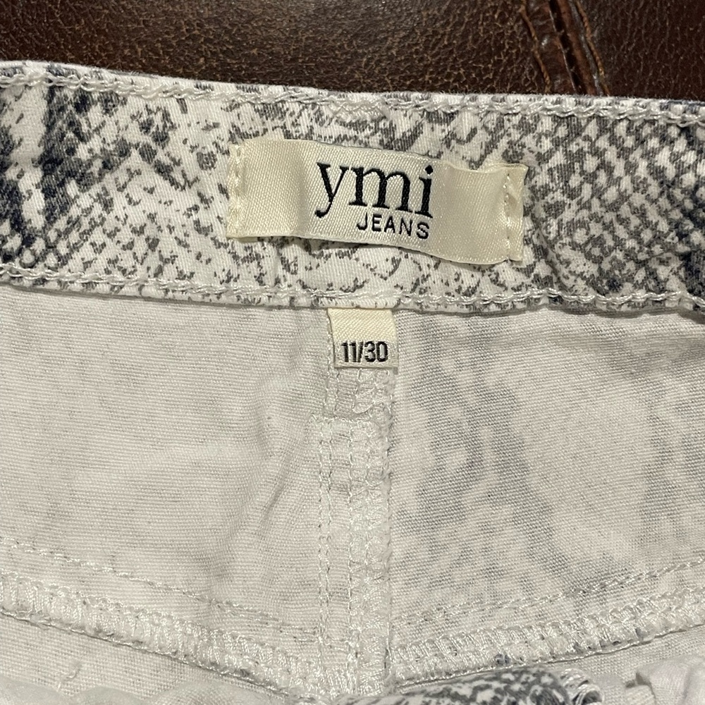❤️🔥 Fire! Python Print Womens Sz 11 3” Snakeskin Y2K Stretch Animal Print Short - Picture 10 of 11